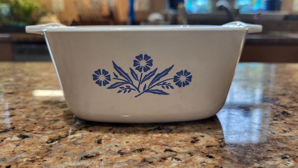 Vintage 1972-79 Blue Cornflower P-43-B, 2 3/4 Cups Corning Ware